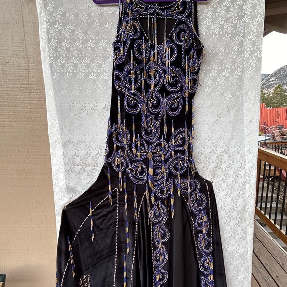 VINTAGE VELVET EGYPTIAN BEADED DRESS - Picture 2 of 13